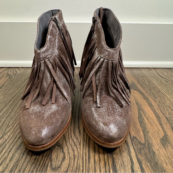 Ariat Unbrindled Layla metallic fringe western boots size 8 - Picture 4 of 8